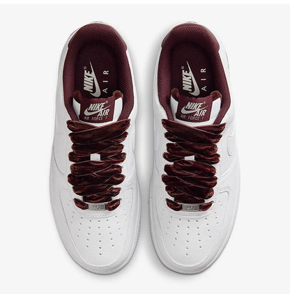 Originální dámské nízké retro lehké volnočasové tenisky Nike Air Force 1 HV4403-600