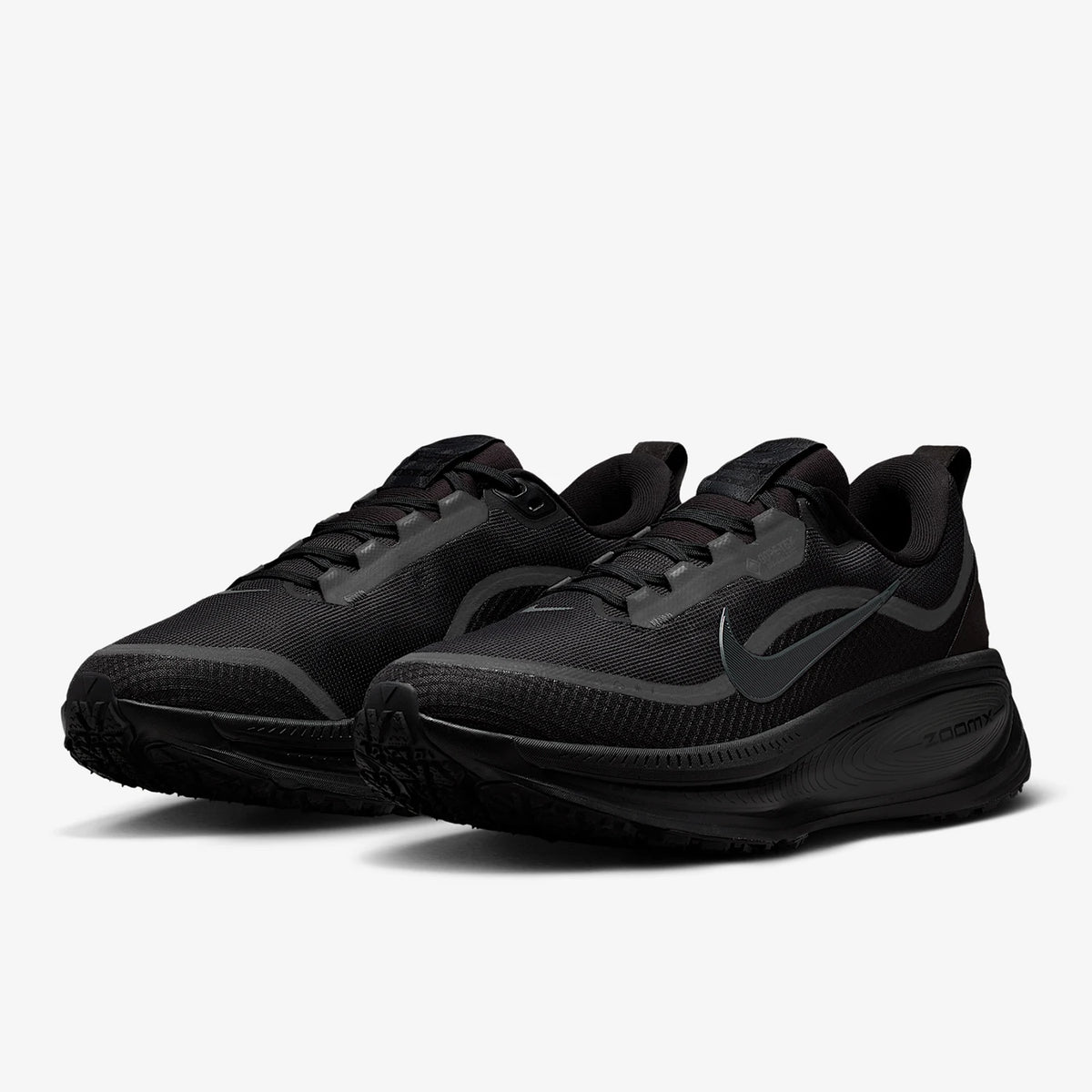 Nike Originals Vomero 18 slitstarka låga löparskor för herr HQ7001-001