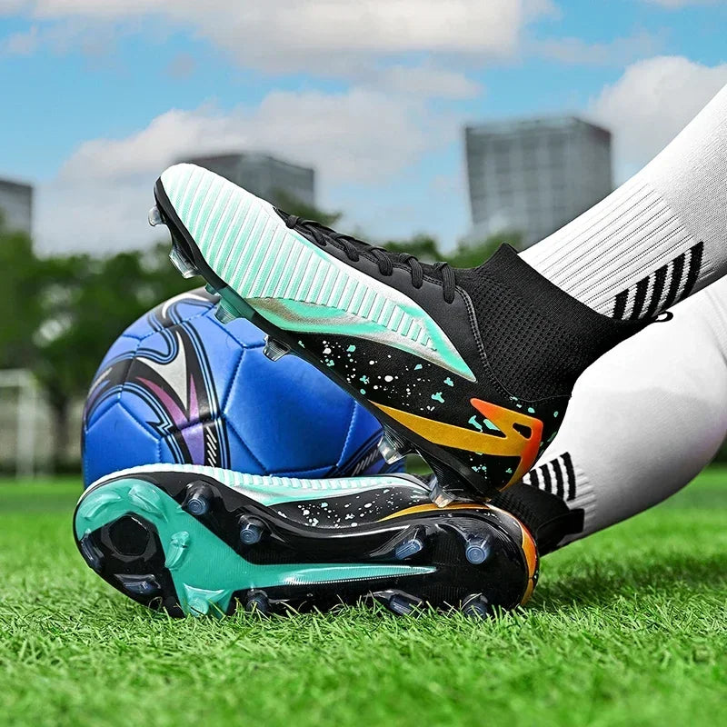 Nouvelles chaussures de football pour hommes, antidérapantes, pour futsal, à haute cheville, pour intérieur et extérieur, chaussures de sport de haute qualité, bottes de football ultralégères antidérapantes
