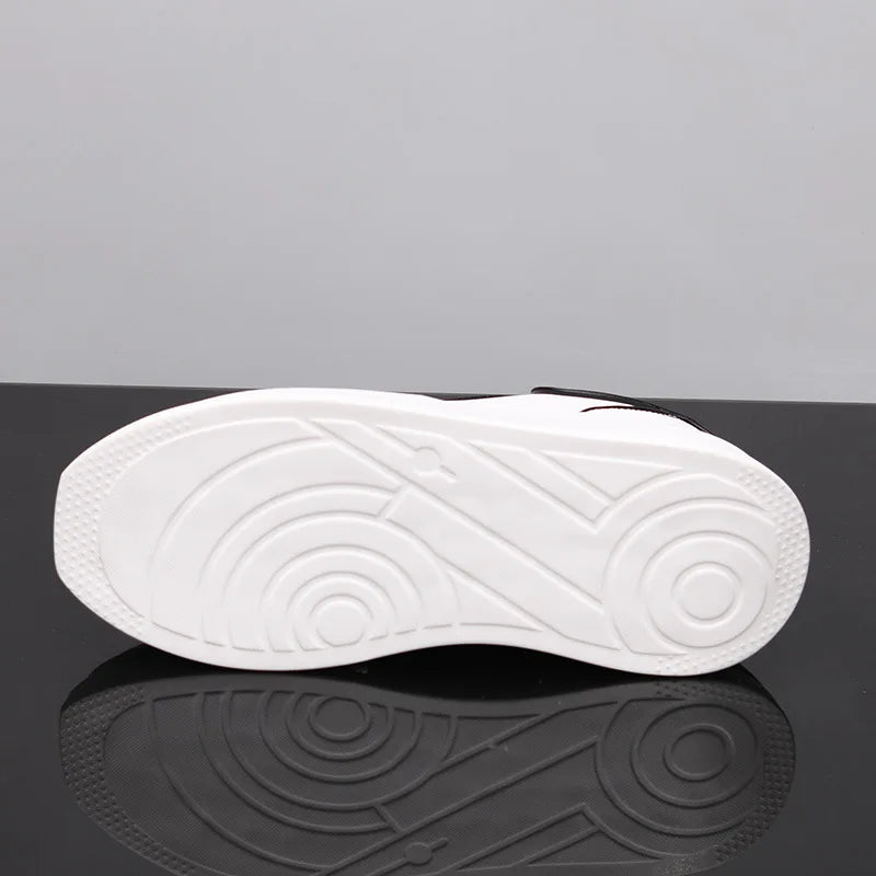 Zapatos blancos pequeños para pareja, zapatos de hombre, zapatillas deportivas de mujer, zapatillas de hombre, zapatillas deportivas informales con aumento de altura en el interior