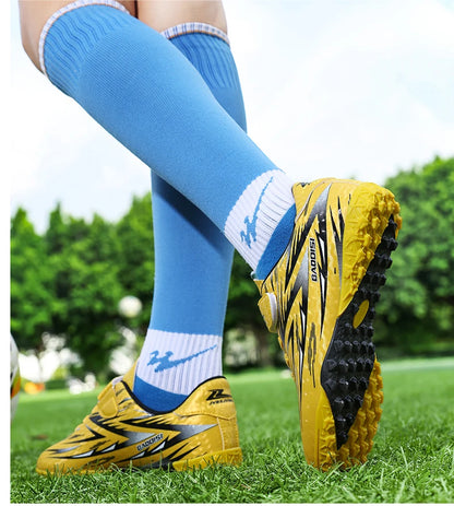 Nouvelles chaussures de football pour enfants, crampons antidérapants pour terrain de football, chaussures de football pour enfants, bottes de football d'intérieur, baskets professionnelles rapides, pointures 28-39.