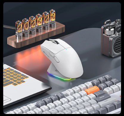 Attack Shark X11&R1 třirežimová bezdrátová Bluetooth myš s nabíjecí základnou, RGB, ergonomická, lehká myš, příslušenství pro PC hráče