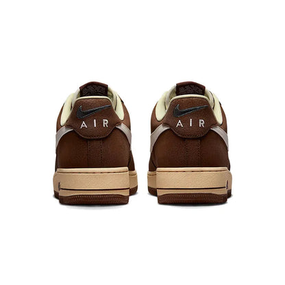 Buty sportowe Nike Air Force 1 '07 – antypoślizgowe, wytrzymałe, amortyzowane, klasyczne, modne, codzienne buty do skateboardingu FZ3592-259