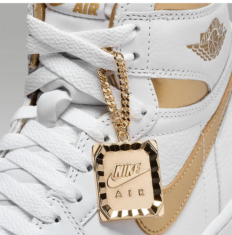 Sneakers da donna Nike Authentic Jordan 1 Retro HI OG Replica FD2596-107