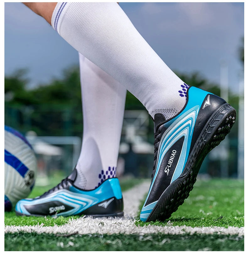 Nouvelles chaussures de football pour hommes, crampons de terrain antidérapants, chaussures de football pour l'entraînement, baskets de haute qualité, futsal, intérieur, vente chaude, extérieur