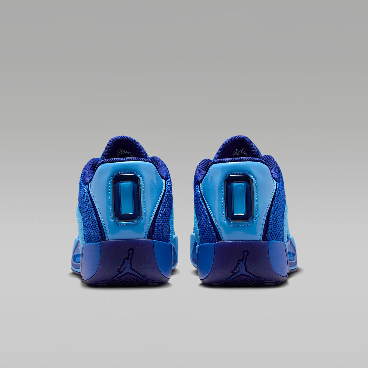 Nike Authentic Jordan moške modne košarkarske copate z oblazinjenim podplatom HQ4613-401