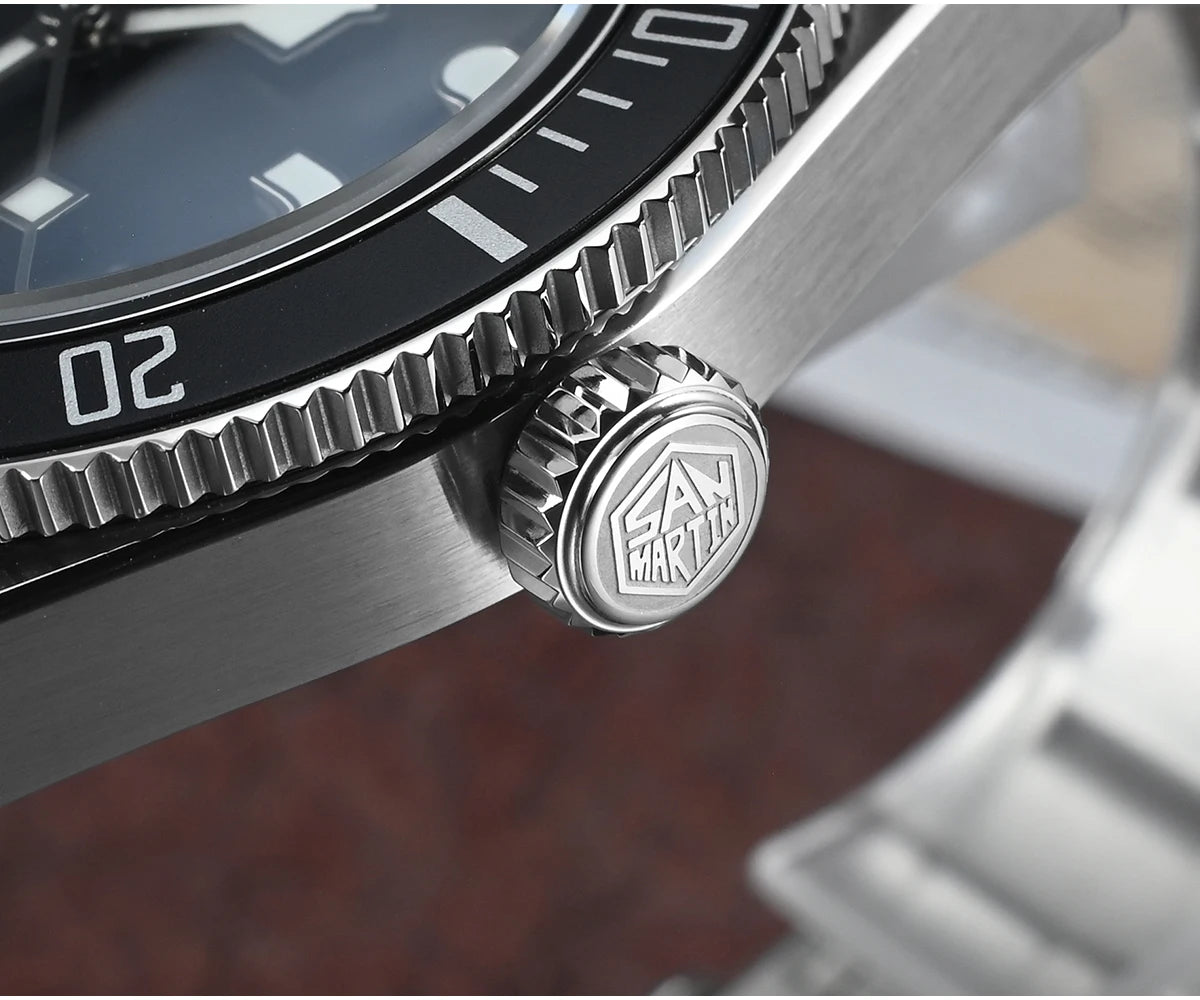San Martin 40mm Retro Luxury Diver Watch NH35 Automatic Mechanical Watches for Men with Sapphire 200m Waterproof Luminous SN0008