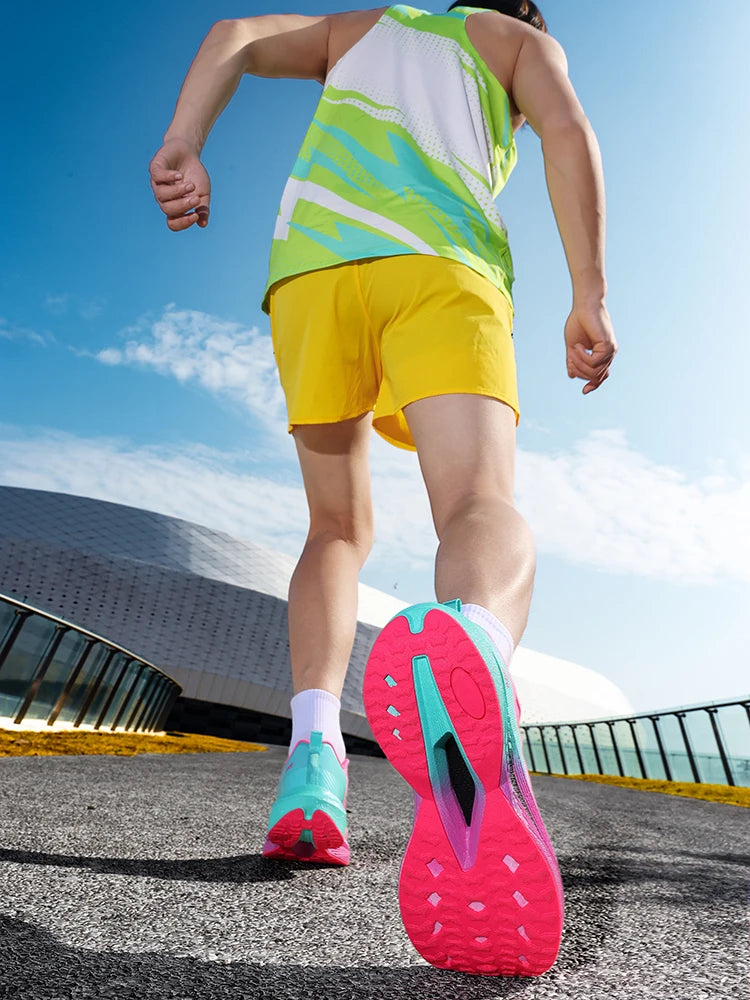 Tekaski čevlji Carbon Board Speciality Marathon Moški športni mrežasti dihalni lahki ženski športni protizdrsni superge