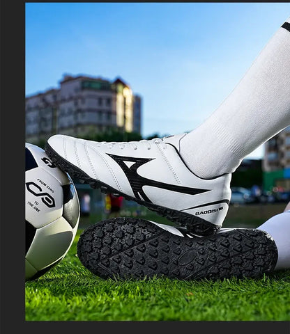 Scarpe da calcio con pulsanti principali e tacchetti lunghi spezzati - Scarpe da calcio per sport all'aperto