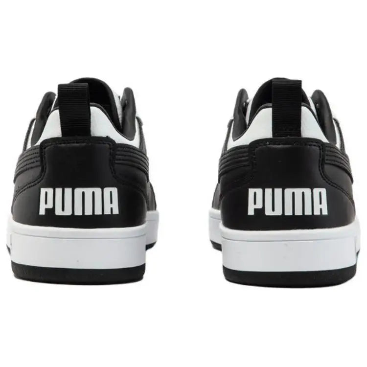 Baskets basses polyvalentes et confortables Puma Dribble, blanches et noires, 40032605