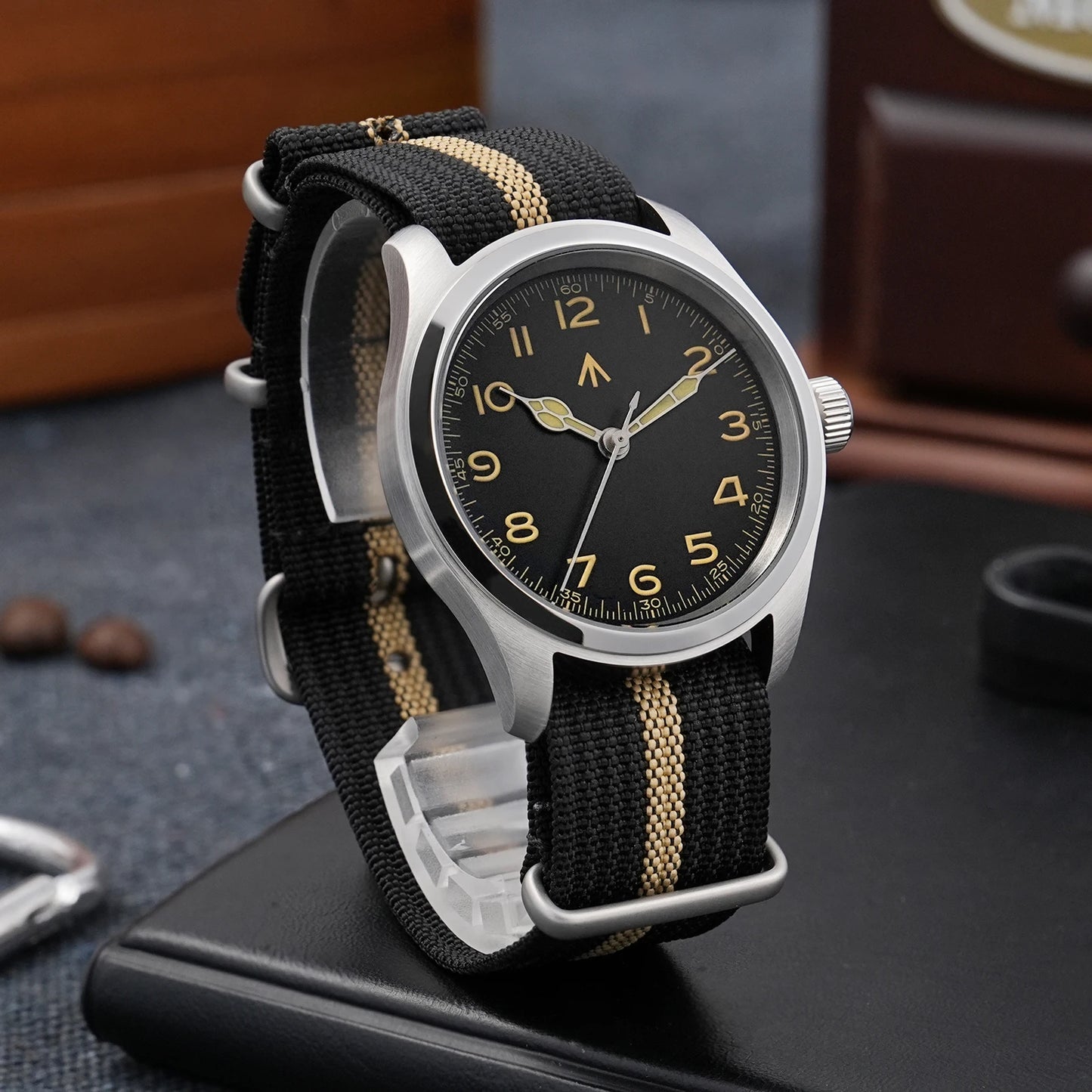 Militado ML08 38mm Quartz Watch VH31 Movement Double Domed Sapphire Crystal Wristwatch Super C3 Green Luminous Vintage Watches