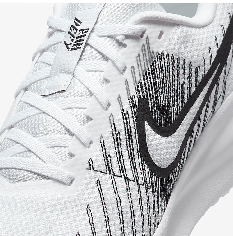 Nike Authentic moški nizki retro tekaški copati HM9594-102