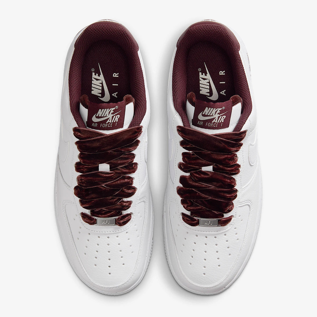 Originální dámské nízké retro lehké volnočasové tenisky Nike Air Force 1 HV4403-600