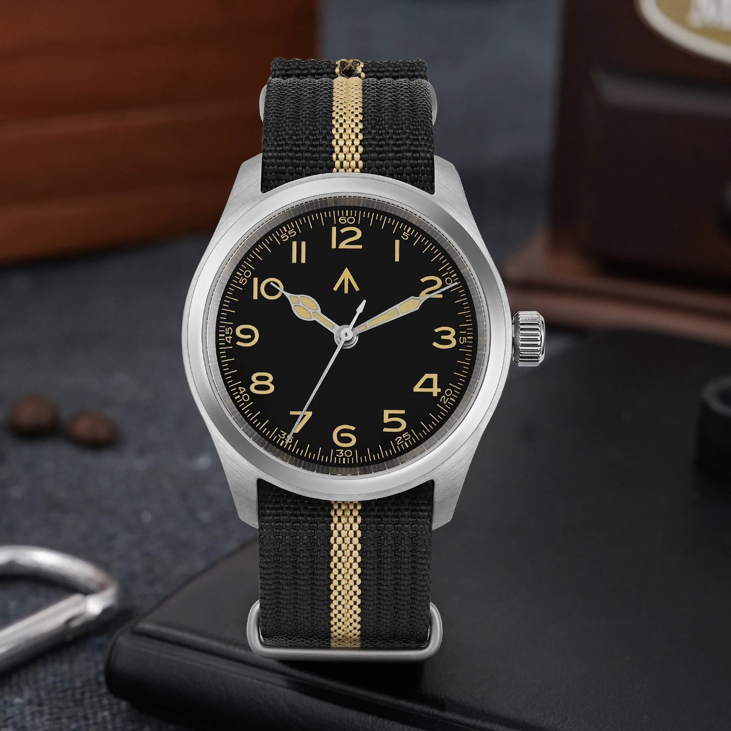 Militado ML08 38mm Quartz Watch VH31 Movement Double Domed Sapphire Crystal Wristwatch Super C3 Green Luminous Vintage Watches