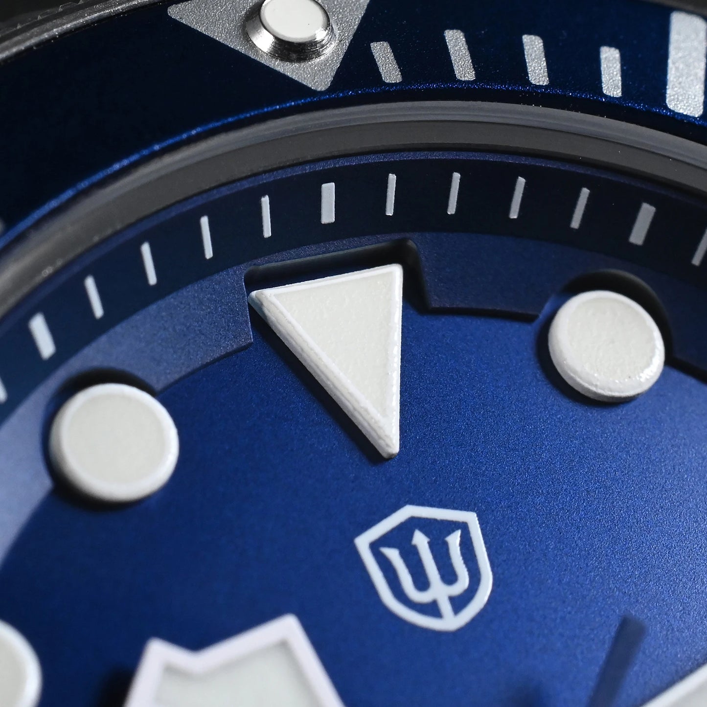 Watchdives WD1969 Pro 38mm Quartz Watch VH31 Sweep Seconds Movement 20Bar Waterproof BGW9 Blue Luminous Sapphire Glass Watches