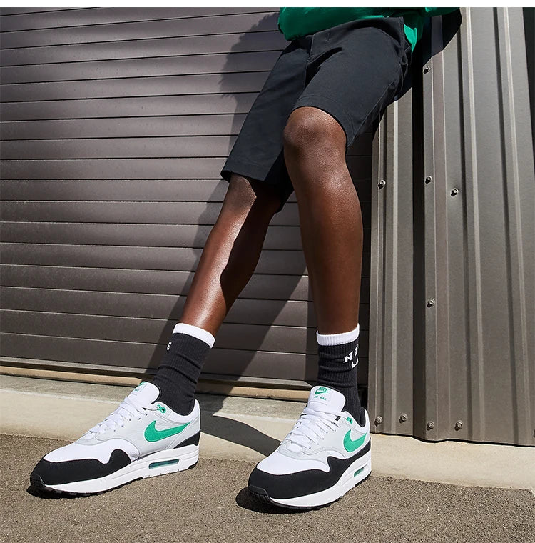 Nike originalni Air Max 1 moški klasični trpežni športni tekaški čevlji FN6952-100