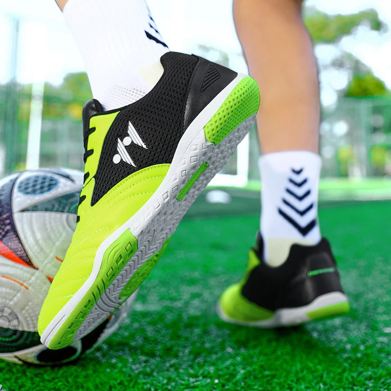 Visokokakovostni novi moški nogometni čevlji za travnato igrišče, visoki futsal čevlji, nogometni čevlji, protizdrsni, za tekme v dvorani in na prostem, najbolje prodajani športni čevlji za zunanjo uporabo