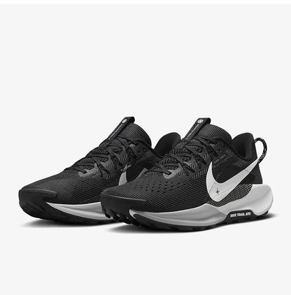 Offizielle Nike Pegasus Trail 5 Offroad-Schnürlaufschuhe für Damen DV3865-001