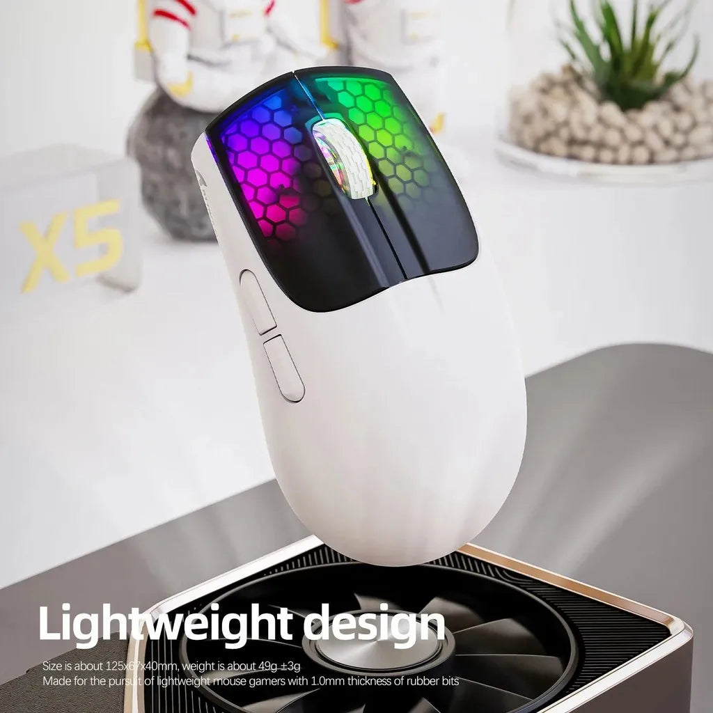 ATTACK SHARK X5 belaidė pelė, lengva, trijų režimų jungtis 2.4GHz / laidinė / Bluetooth, RGB makro žaidimų pelė