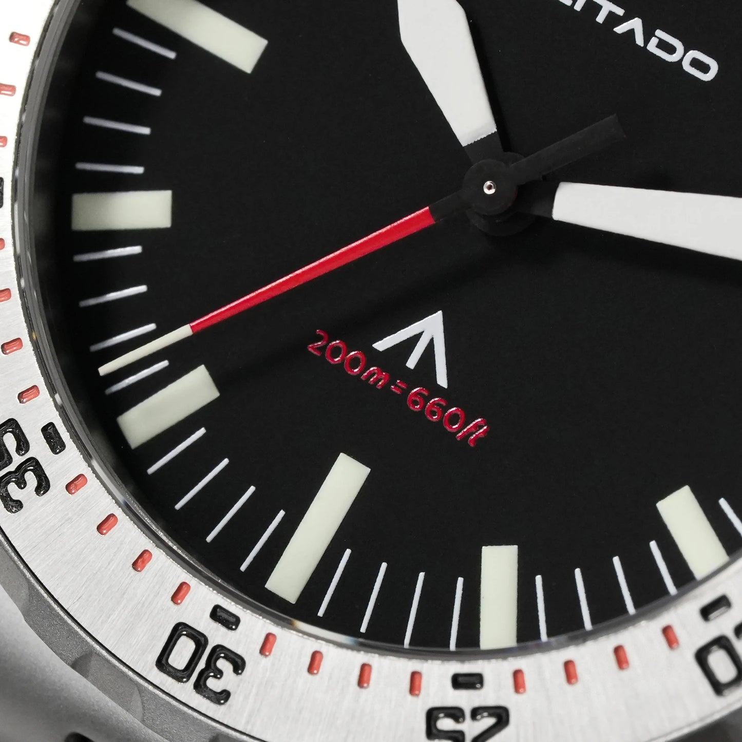 Militado ML16 39mm Quartz Dive Watch Sapphire Crystal 200M Water Resistant Ceramic Bezel BGW9 Lume Screw Down Crown