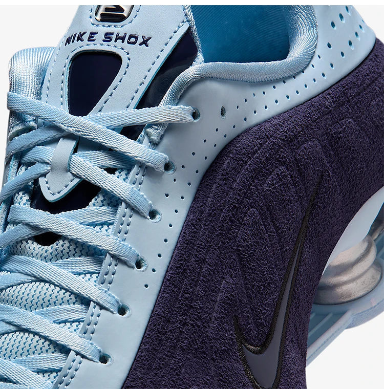 Nike Authentic W SHOX R4 ženski retro tekaški copati z oblazinjenjem HQ7739-500