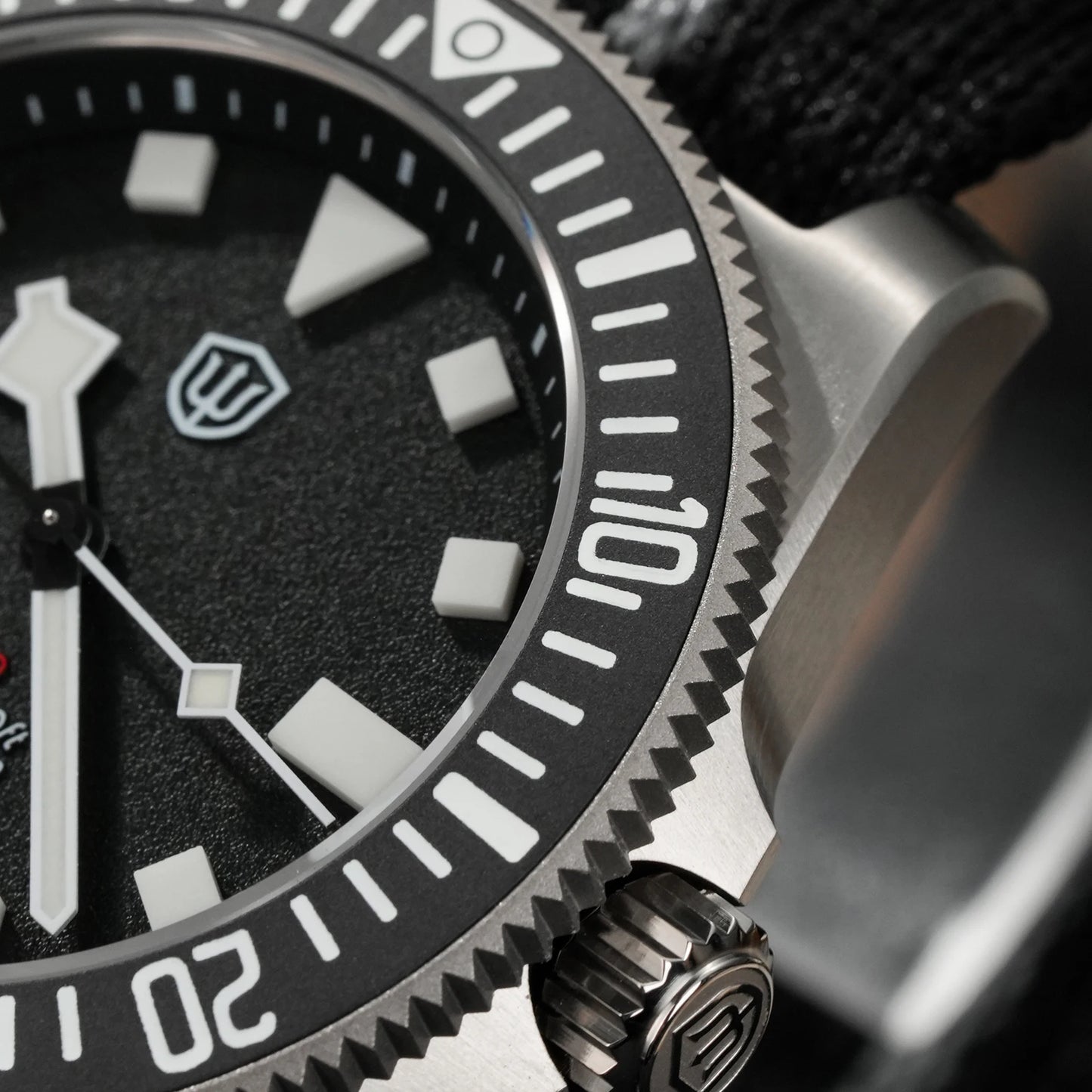 Watchdives EXD 40Mm Titanium Dive Watch Man VH31 Sweep Quartz Watches 200 Waterproof Ar Sapphire BGW9 Luminous 316L Wristwatch