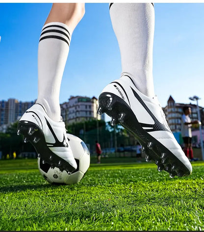 Scarpe da calcio con pulsanti principali e tacchetti lunghi spezzati - Scarpe da calcio per sport all'aperto