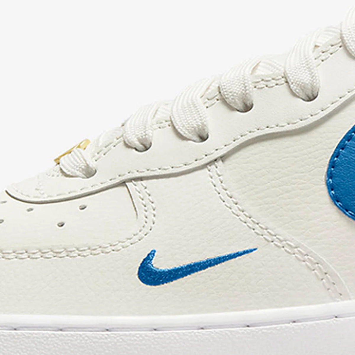 Nike Air Force 1 07 Se da donna, scarpe da skate alte e traspiranti DQ7584-100
