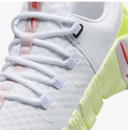 Nike originalni ženski lahki športni trening čevlji Free Metcon 5 DV3950-104