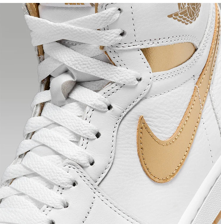 Sneakers da donna Nike Authentic Jordan 1 Retro HI OG Replica FD2596-107