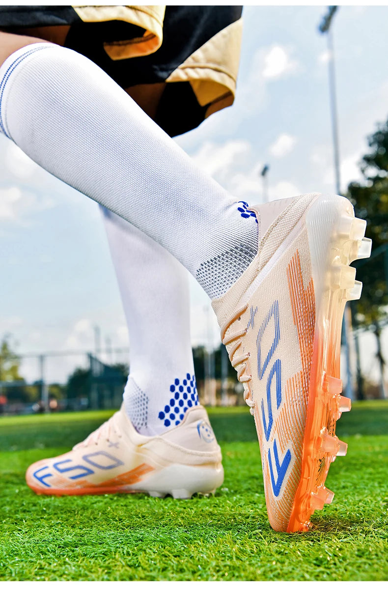Nuove scarpe da calcio da uomo di alta qualità, tacchetti, scarpe da football, sneakers bestseller indoor per futsal, antiscivolo, da partita su erba, alte, outdoor