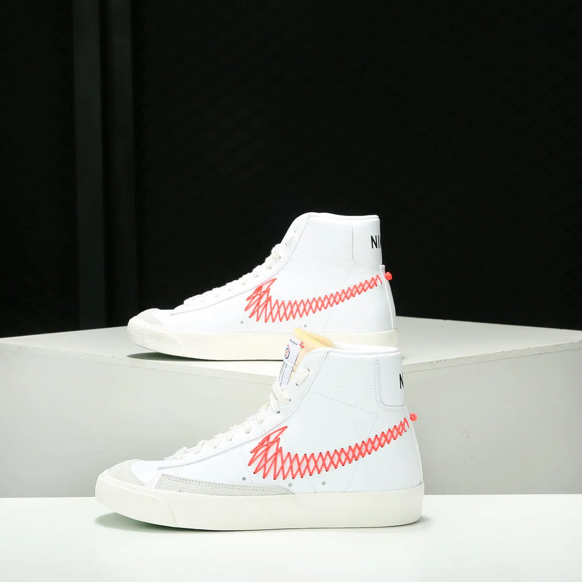 Nike originalni novi moški športni in prosti časni čevlji BLAZER MID'77 VNTG DD8489-161