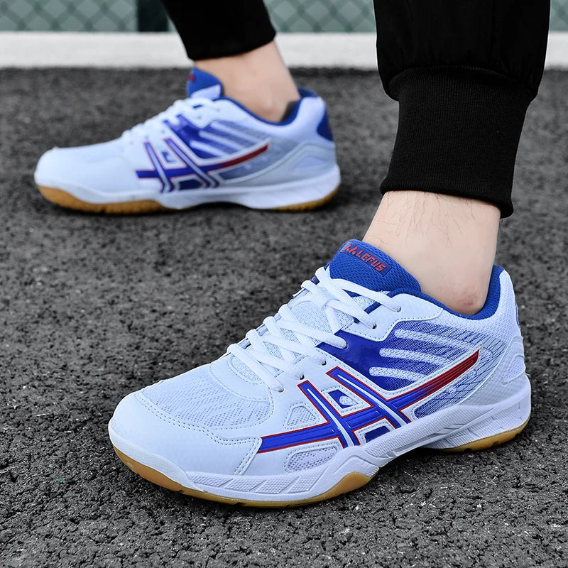 2022 new women's sneakers, men's badminton shoes, light black breathable female outdoor sports training shoes, women's athletics sports green
