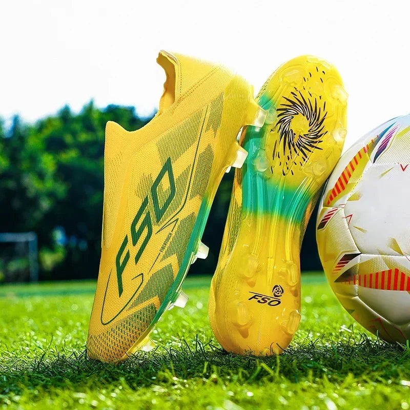 Nouvelles chaussures de football pour hommes, mi-hautes, légères, très vendues, pour l'entraînement sur herbe, antidérapantes, crampons de haute qualité pour l'extérieur.
