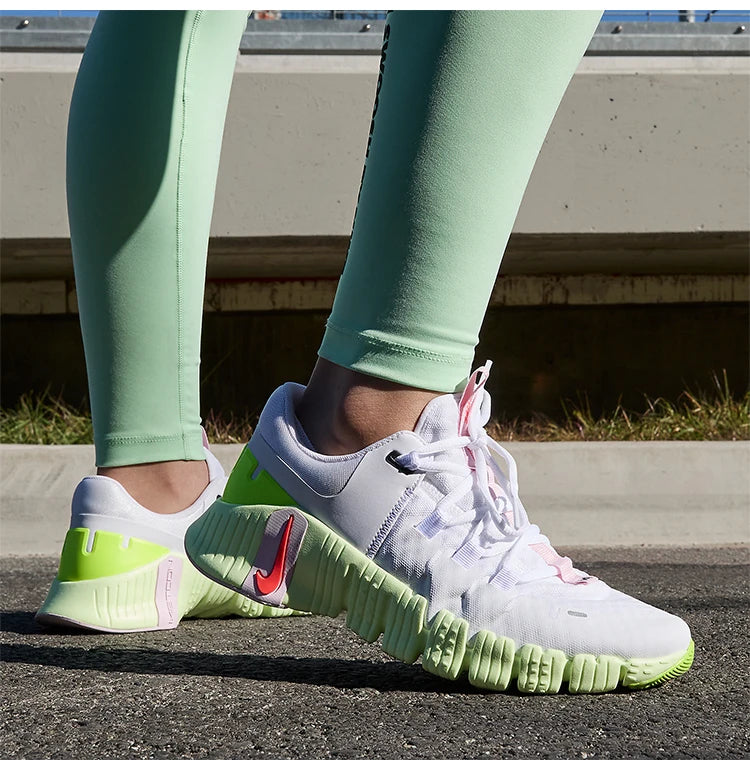 Nike originalni ženski lahki športni trening čevlji Free Metcon 5 DV3950-104