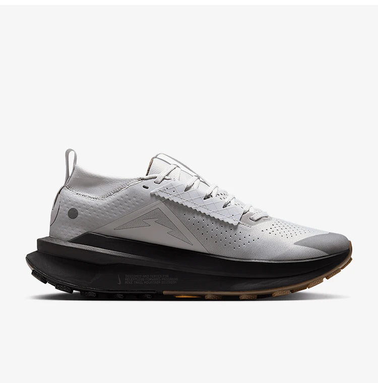Nike originalni Zegama Trail 2 moški dihalni tekaški čevlji IB7669-001