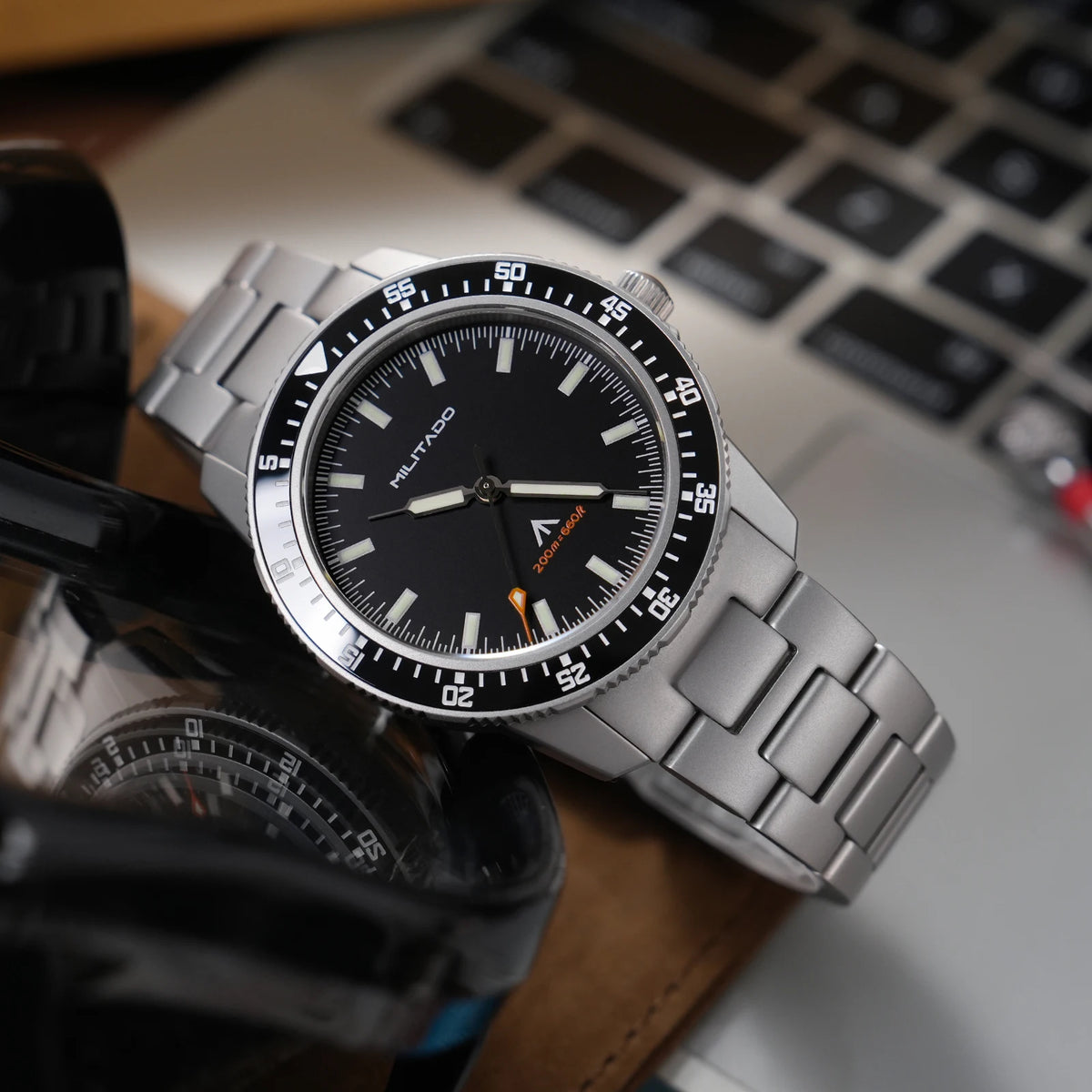MILITADO  ML25 Quartz Dive Watch VH31 Sweep Second Sapphire Crystal 200M Waterproof BGW9 Lume Ceramic Bezel Men Watch