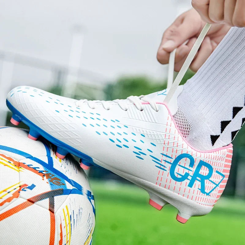 Low Cut Football Cleats Adopting Long TF Studs, Wear-resistant And Flexible, Suitable For Outdoor Field Sports