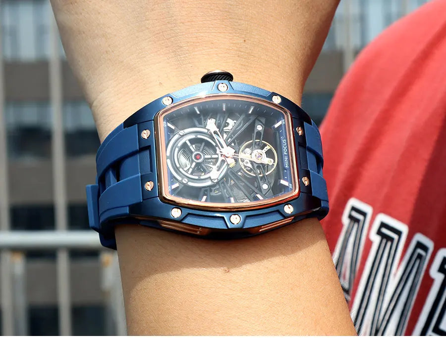 MINI FOCUS Orologio da polso da uomo fashion nero impermeabile, automatico meccanico, con lancette luminose, cinturino in silicone e quadrante tonneau